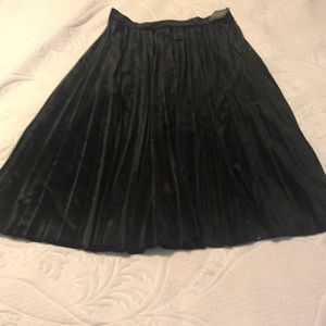 Black velvet lightly pleated skirt